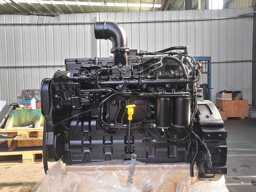 Komatsu SAA6D114E-5 engine