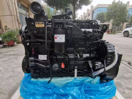 Komatsu SAA6D107E-1 engine