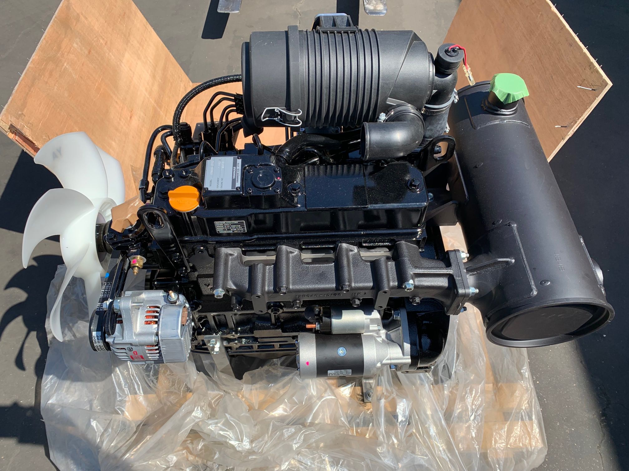 Yanmar 4TNV88 engine