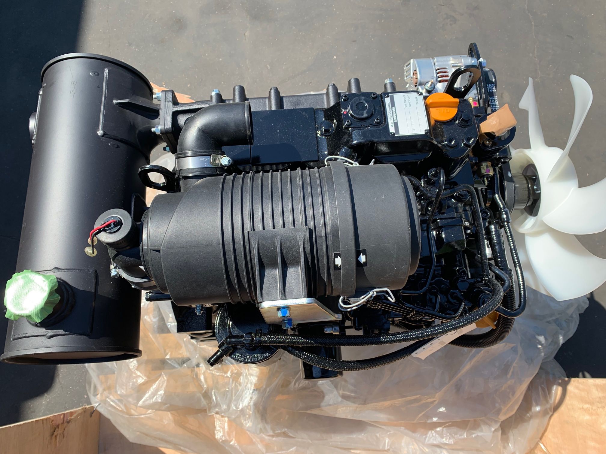 Komatsu 3D84E engine