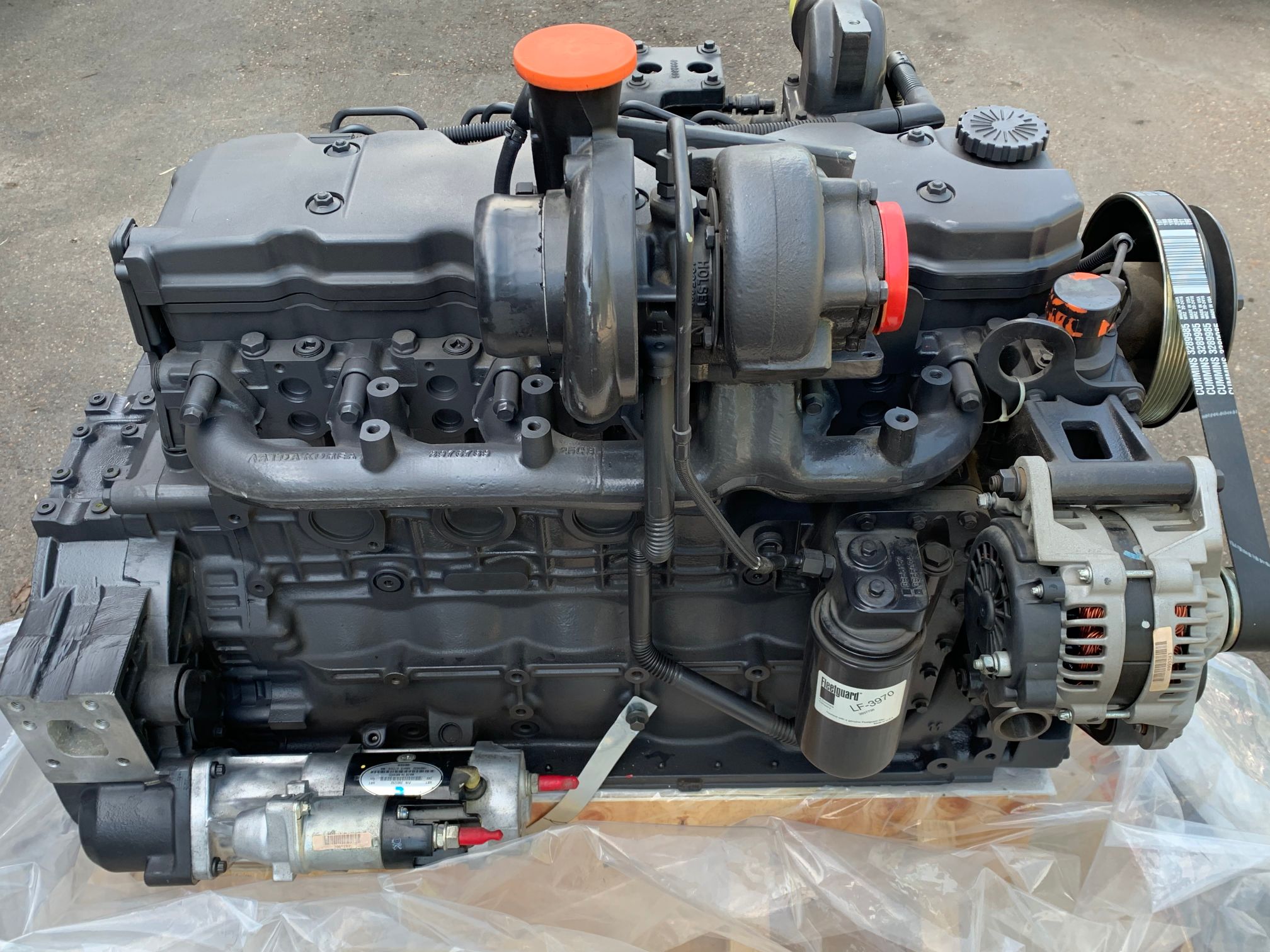 Komatsu SAA6D107E-3 engine 