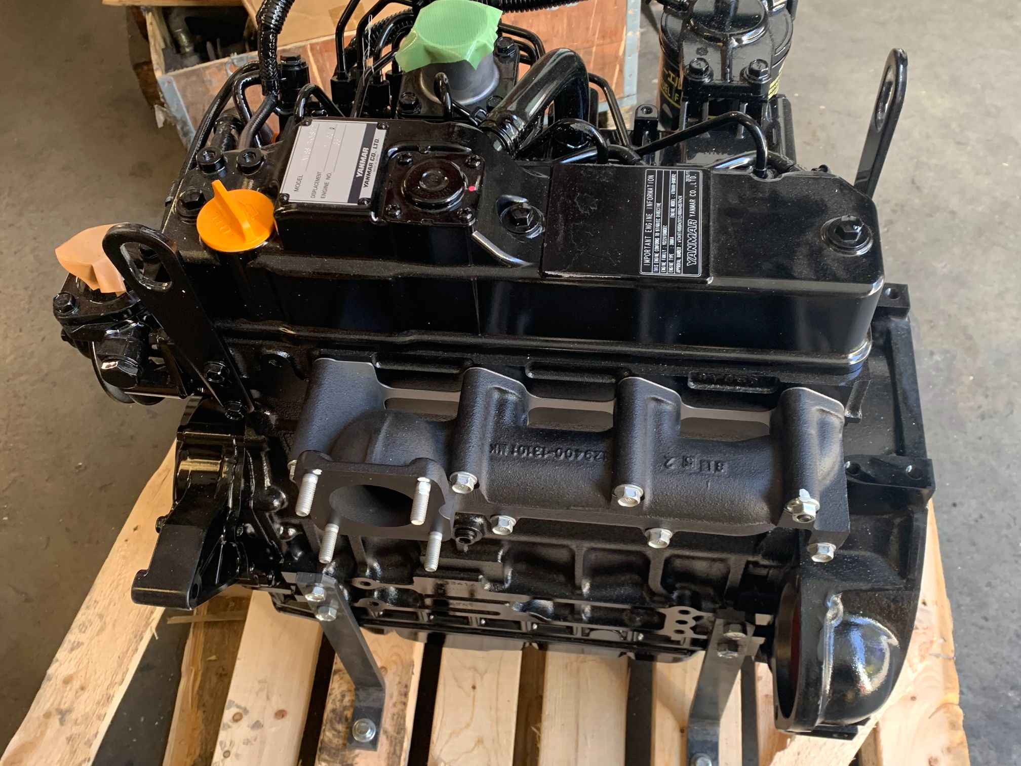 Yanmar 4TNV88 engine