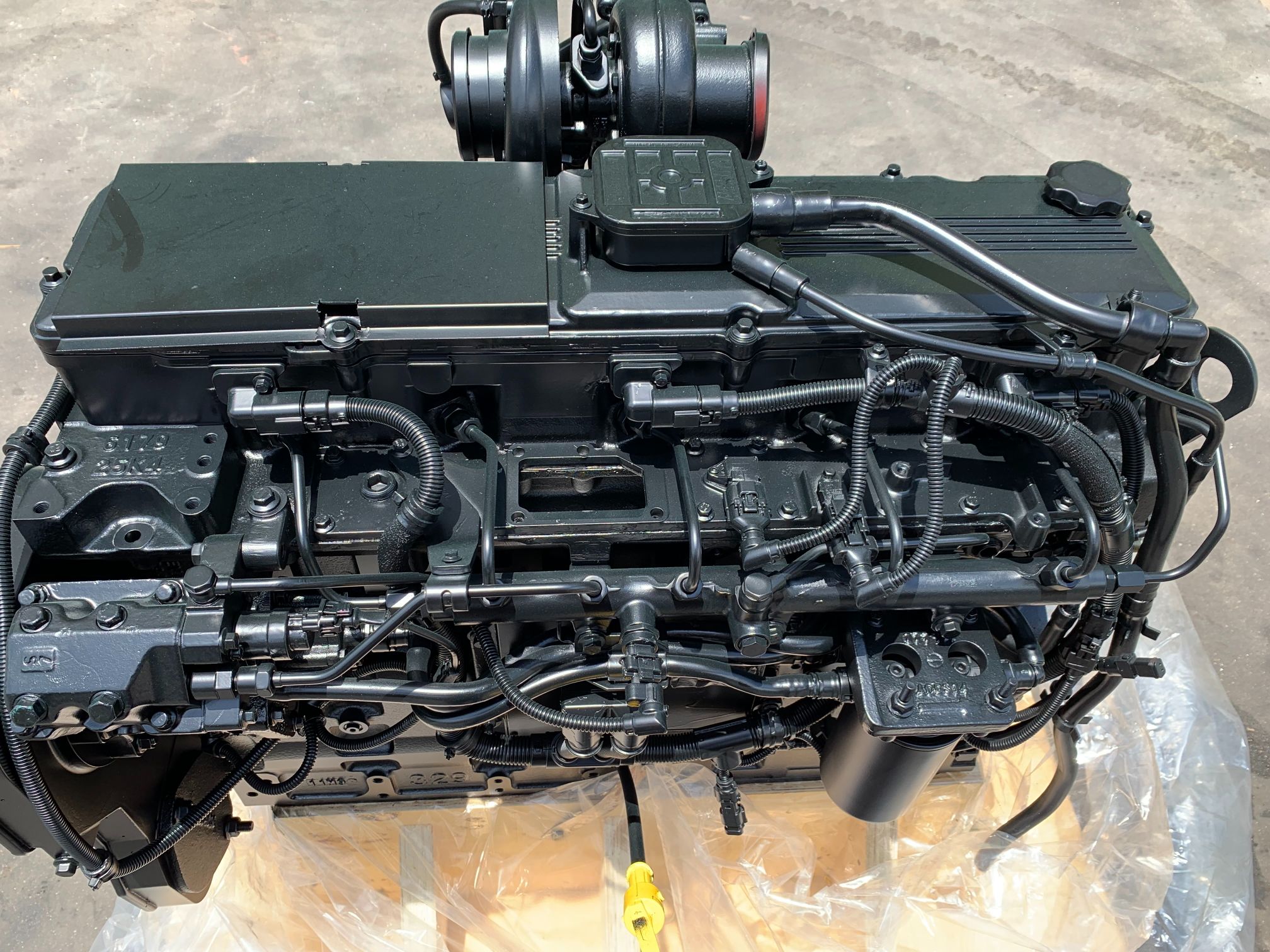 Komatsu SAA6D114E-6 engine