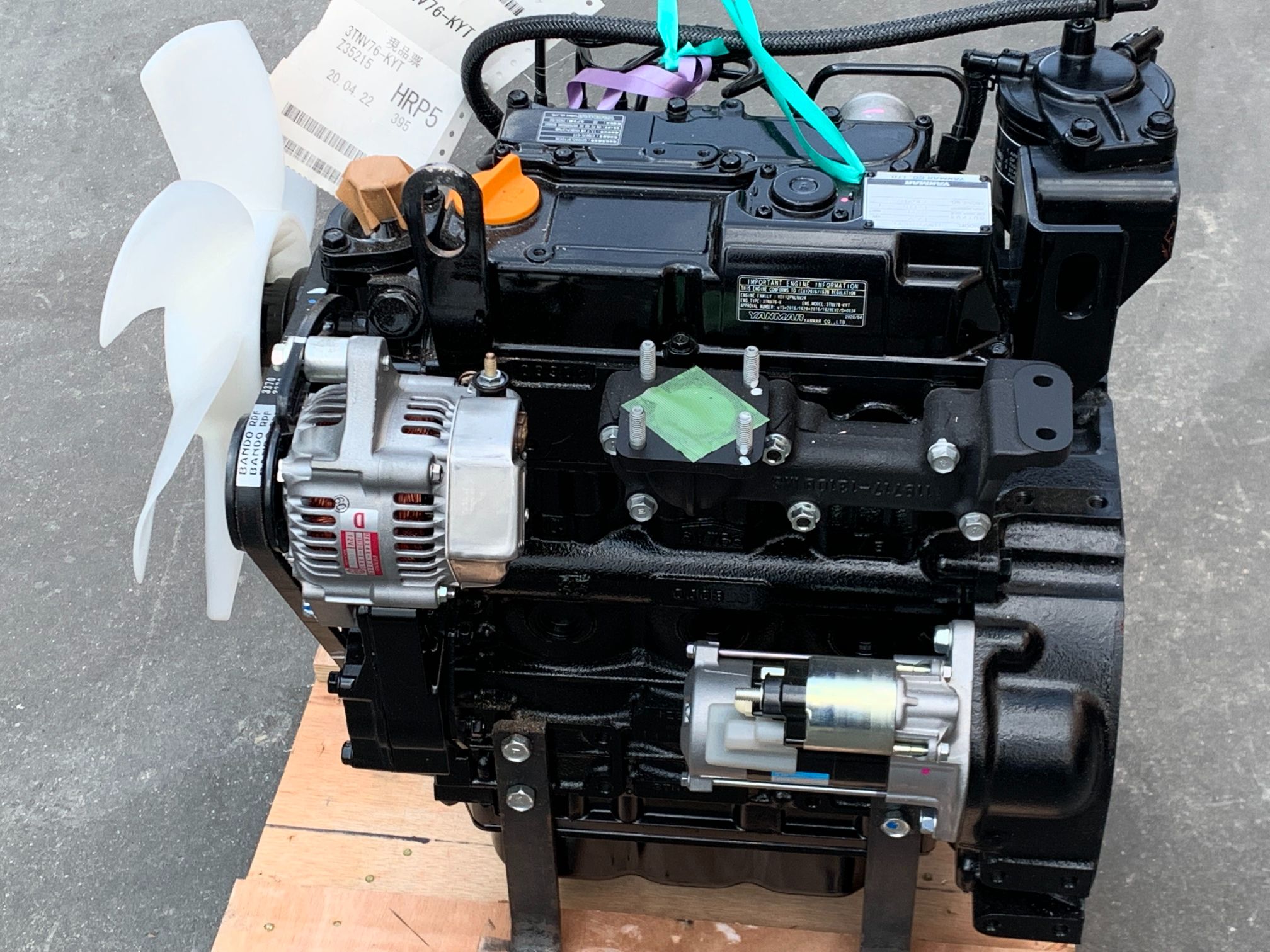 Yanmar 3TNV76 engine