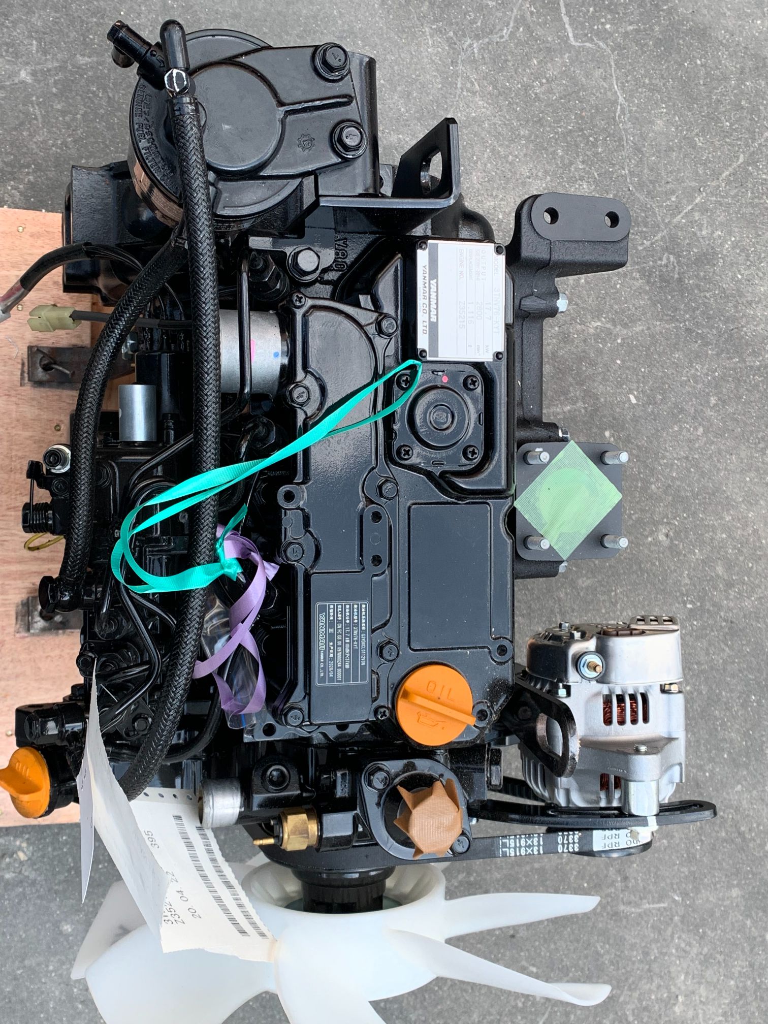 Yanmar 3TNV76 engine