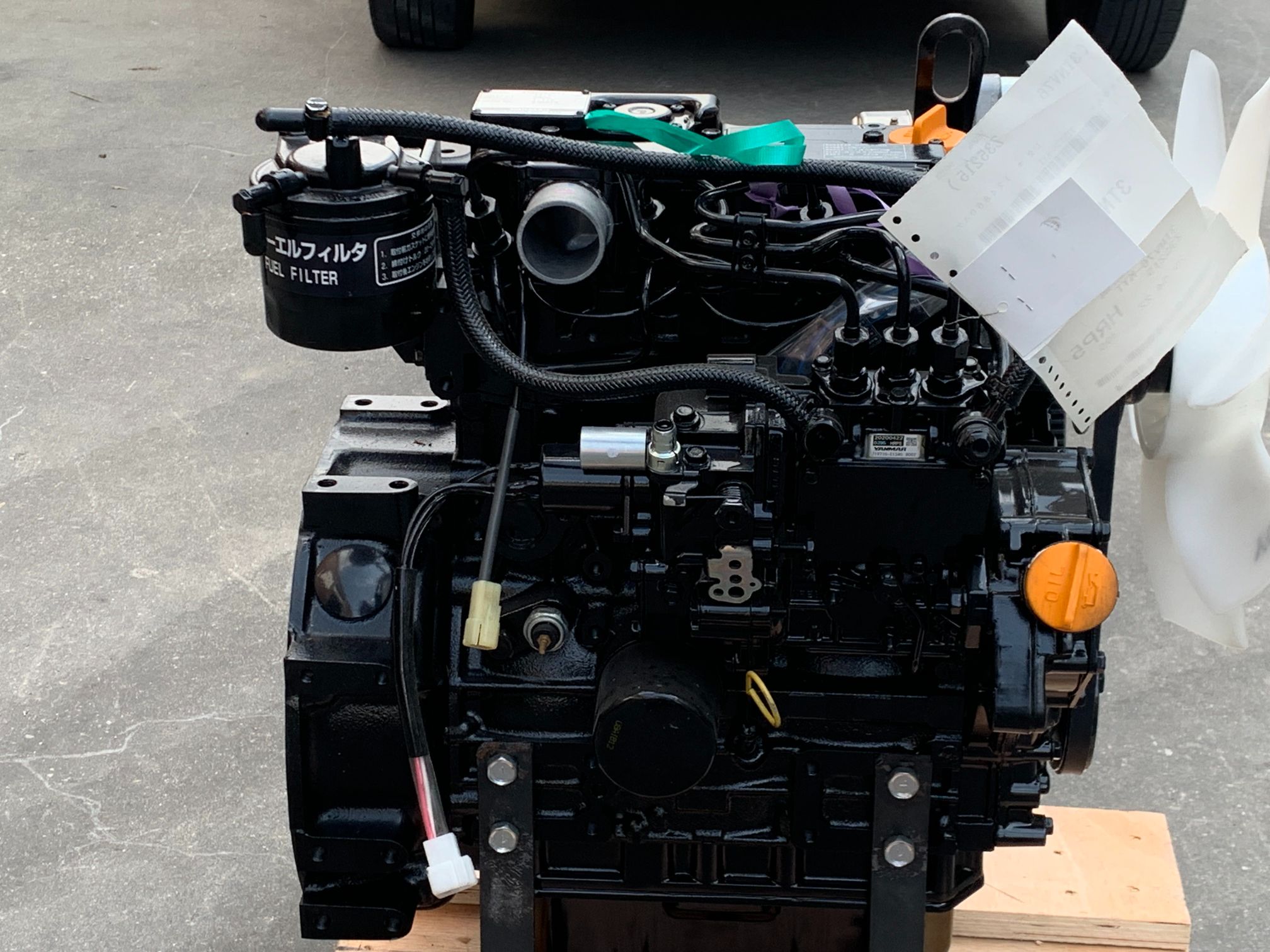 Yanmar 3TNV76 engine
