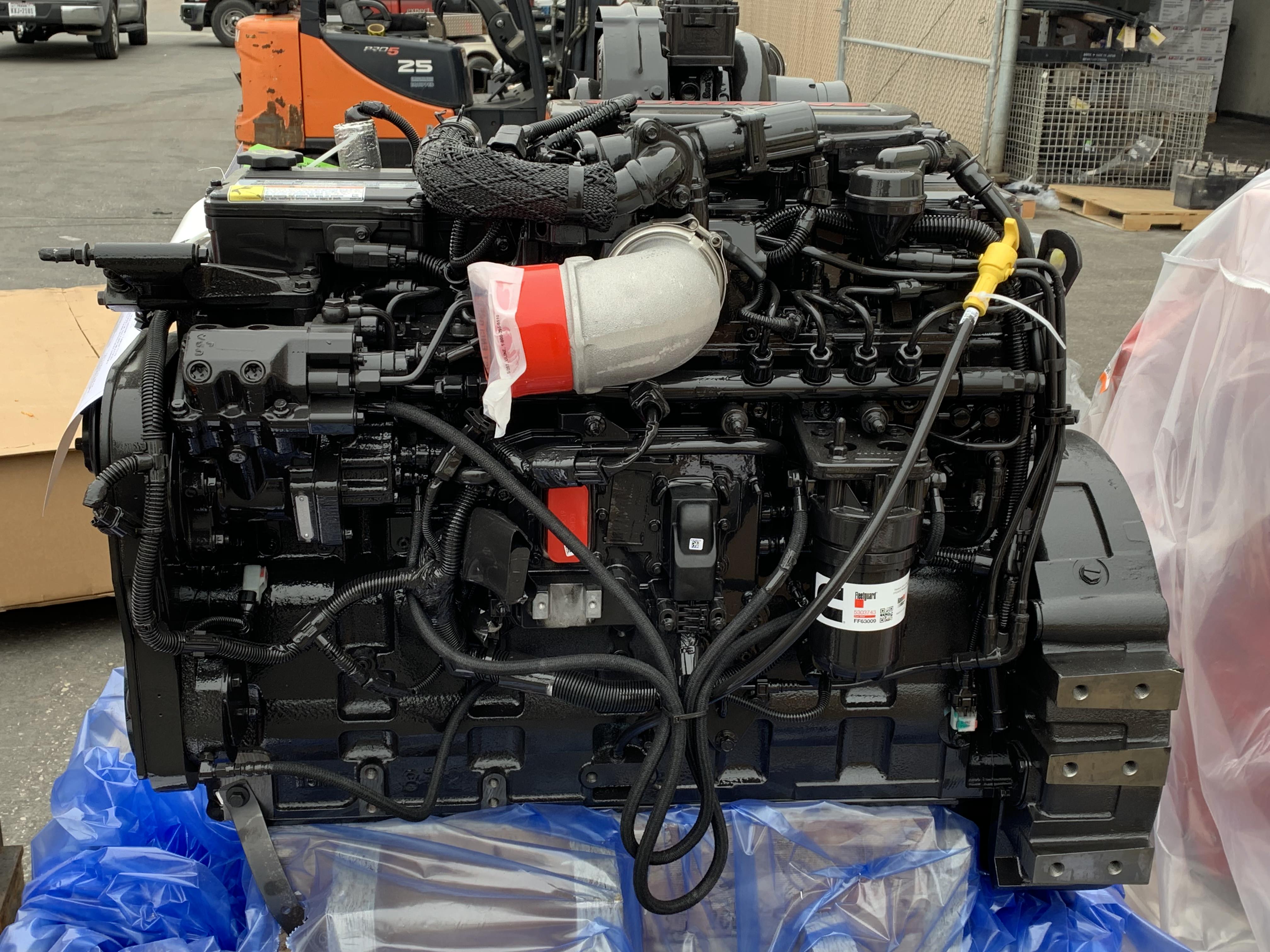 Komatsu SAA6D107E engine