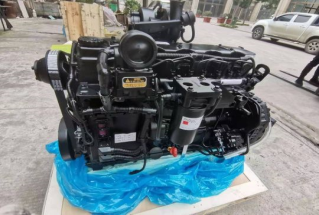Cummins QSB 6.7 engine