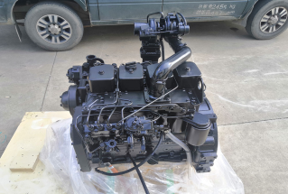 Komatsu SAA4D102E engine