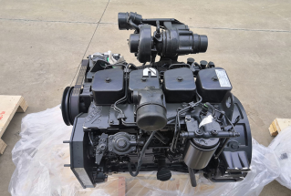 Komatsu SAA4D102E engine