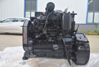 Komatsu SAA4D102E engine