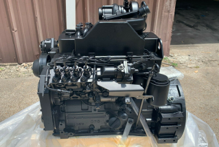 Komatsu SAA4D102E engine